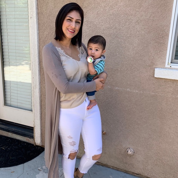 Hello Poshers! - Picture 3 of 8